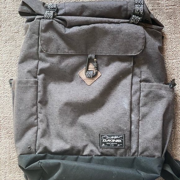 Dakine 25L backpack - Picture 1 of 3